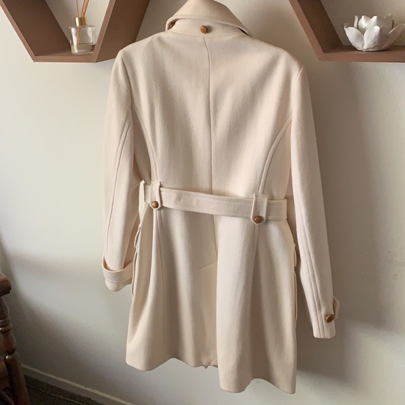 White coat - Picture 2 of 2